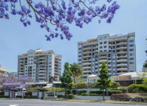 Отель The Oasis Apartments  Брисбен